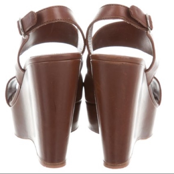 PRADA - Picture 4 of 5